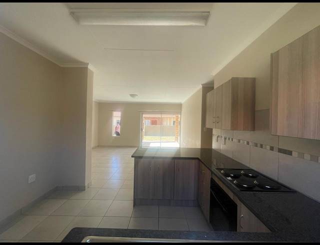 3 BEDROOM TOWNHOUSE FOR SALE IN WATERKLOOF